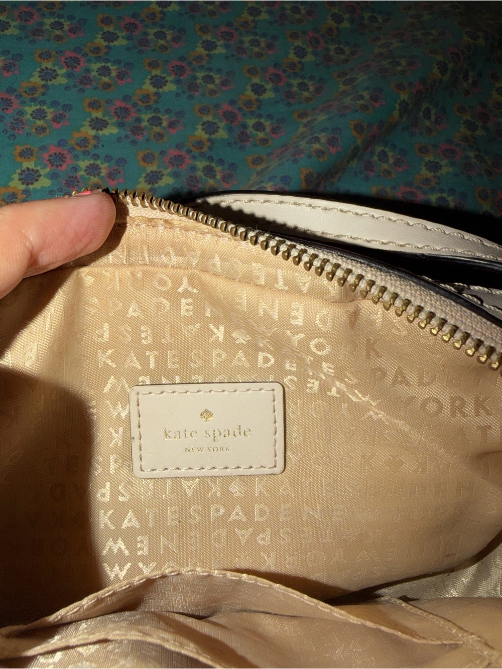 kate spade Cream and Gold Two-Tone Crossbody Bag! - Picture 7 of 11